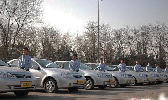 成都包車旅游首選豪景租車